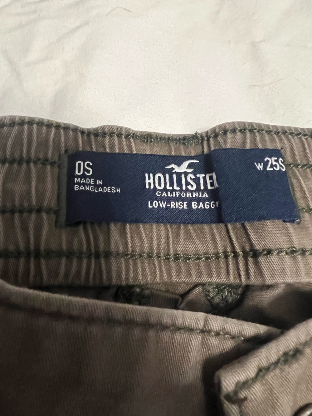Hollister Low Rise Baggy Brown Cargo Pants - Size 0 Short - Picture 2 of 3